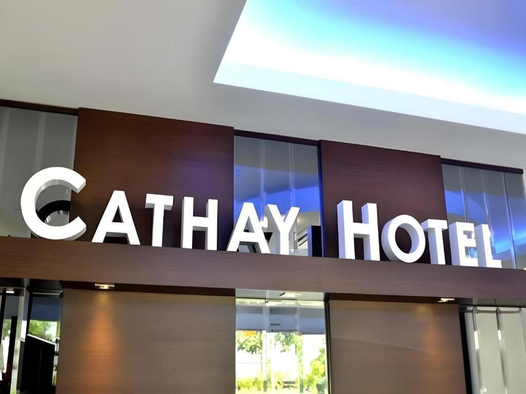 Cathay Hotel Kota Kinabalu Exterior foto