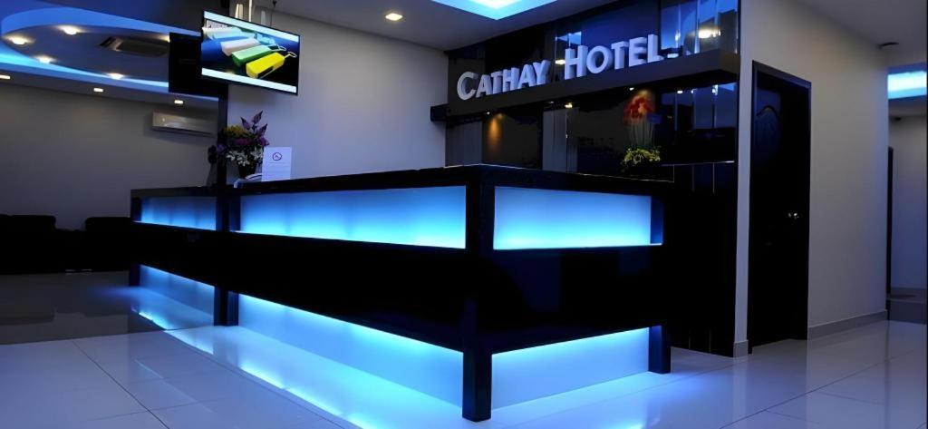 Cathay Hotel Kota Kinabalu Exterior foto