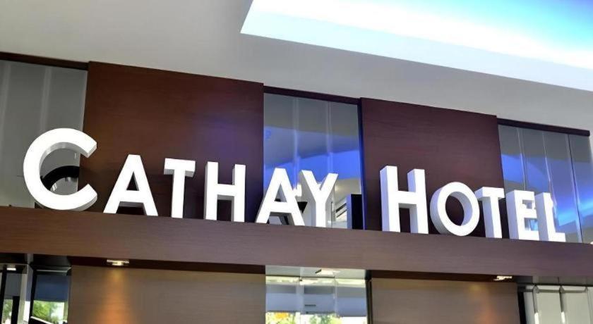 Cathay Hotel Kota Kinabalu Exterior foto